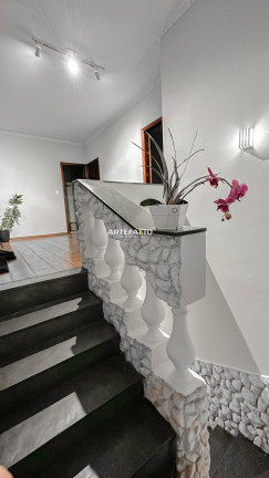 Imagem Sobrado com 3 Quartos à Venda, 205 m² Imagem Sobrado com 3 Quartos à Venda, 205 m²