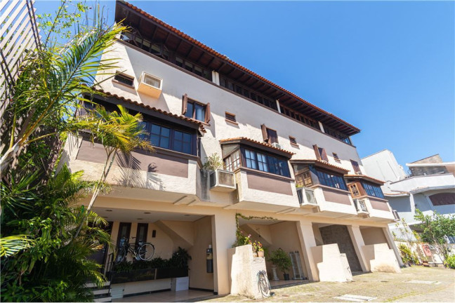 Imagem Casa com 3 Quartos à Venda, 171 m² em Tristeza - Porto Alegre Imagem Casa com 3 Quartos à Venda, 171 m² em Tristeza - Porto Alegre