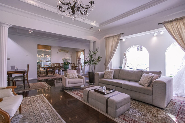 Imagem Casa com 10 Quartos à Venda, 240 m² em Pinheiros - São Paulo Imagem Casa com 10 Quartos à Venda, 240 m² em Pinheiros - São Paulo