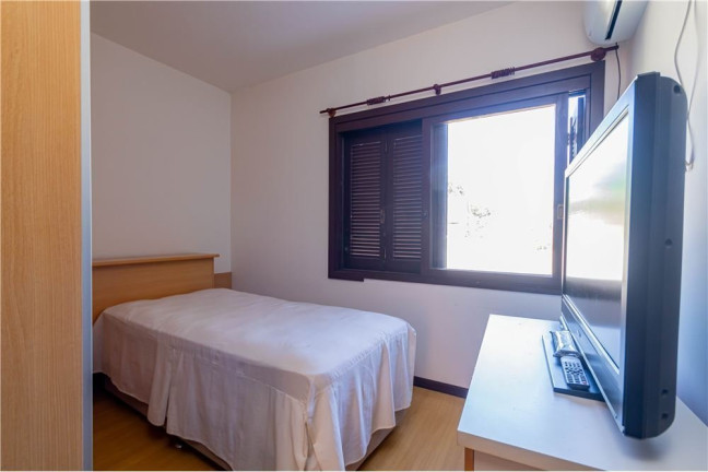 Imagem Casa com 4 Quartos à Venda, 180 m² em Tristeza - Porto Alegre