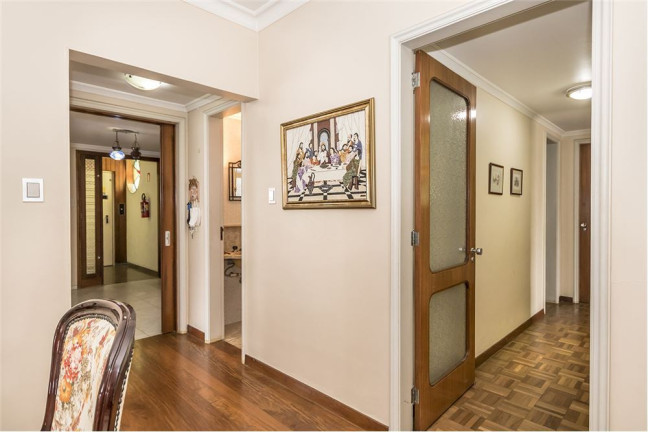 Imagem Imóvel com 4 Quartos à Venda, em Menino Deus - Porto Alegre Imagem Imóvel com 4 Quartos à Venda, em Menino Deus - Porto Alegre