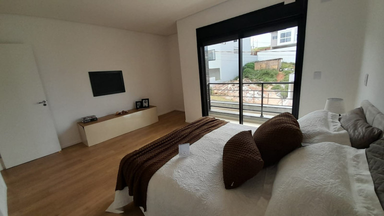 Imagem Casa com 4 Quartos à Venda, 250 m² em Cezar De Suza - Mogi Das Cruzes Imagem Casa com 4 Quartos à Venda, 250 m² em Cezar De Suza - Mogi Das Cruzes
