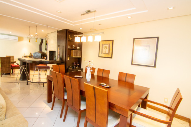 Imagem Casa com 4 Quartos à Venda, 438 m² em Três Figueiras - Porto Alegre Imagem Casa com 4 Quartos à Venda, 438 m² em Três Figueiras - Porto Alegre