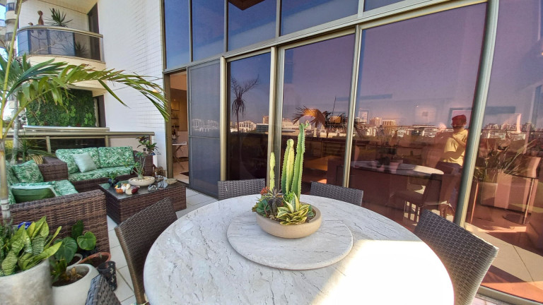 Imagem Apartamento com 4 Quartos à Venda, 267 m² em Barra Da Tijuca - Rio De Janeiro