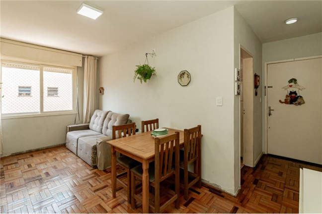 Imagem Imóvel com 1 Quarto à Venda,  em Passo Da Areia - Porto Alegre