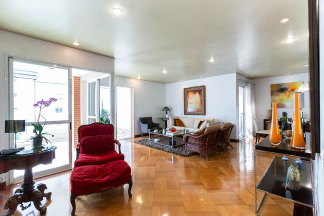Imagem Apartamento com 3 Quartos à Venda, 195 m² em Moema - São Paulo Imagem Apartamento com 3 Quartos à Venda, 195 m² em Moema - São Paulo