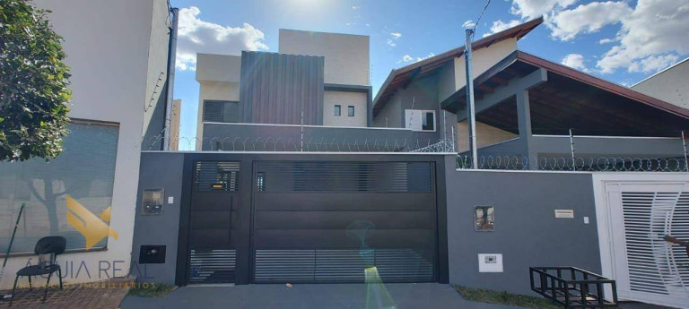 Sobrado com 3 Quartos à Venda, 151 m² em Vila Rosa Pires - Campo Grande