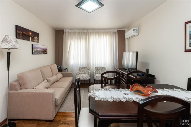 Imagem Imóvel com 2 Quartos à Venda, 82 m² em Menino Deus - Porto Alegre Imagem Imóvel com 2 Quartos à Venda, 82 m² em Menino Deus - Porto Alegre