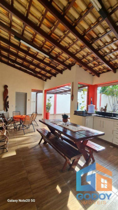 Imagem Casa com 3 Quartos à Venda, 252 m² em Jardim Das Américas - Cuiabá Imagem Casa com 3 Quartos à Venda, 252 m² em Jardim Das Américas - Cuiabá