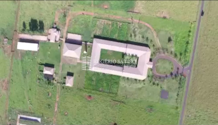Imagem Imóvel com 3 Quartos à Venda, 195.500.000 m² em Centro - Uberaba Imagem Imóvel com 3 Quartos à Venda, 195.500.000 m² em Centro - Uberaba
