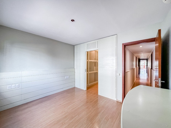 Imagem Apartamento com 3 Quartos à Venda, 182 m² em Moinhos De Vento - Porto Alegre Imagem Apartamento com 3 Quartos à Venda, 182 m² em Moinhos De Vento - Porto Alegre
