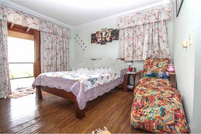 Imagem Casa com 3 Quartos à Venda, 608 m² em Medianeira - Porto Alegre Imagem Casa com 3 Quartos à Venda, 608 m² em Medianeira - Porto Alegre