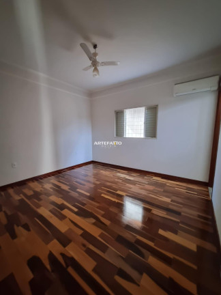 Imagem Casa com 3 Quartos à Venda, 140 m² Imagem Casa com 3 Quartos à Venda, 140 m²
