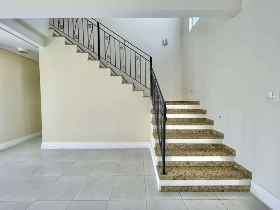 Imagem Casa com 4 Quartos à Venda, 311 m² em Golf Gardens - Carapicuíba Imagem Casa com 4 Quartos à Venda, 311 m² em Golf Gardens - Carapicuíba