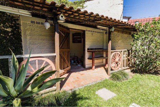 Imagem Casa com 3 Quartos à Venda, 235 m² em Guarujá - Porto Alegre Imagem Casa com 3 Quartos à Venda, 235 m² em Guarujá - Porto Alegre