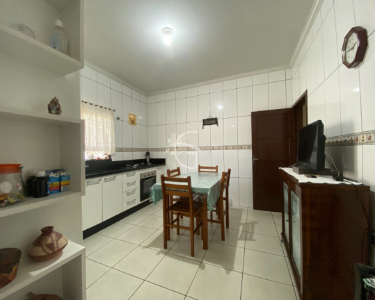 Imagem Casa com 5 Quartos à Venda, 196 m² em Anita Garibaldi - Joinville