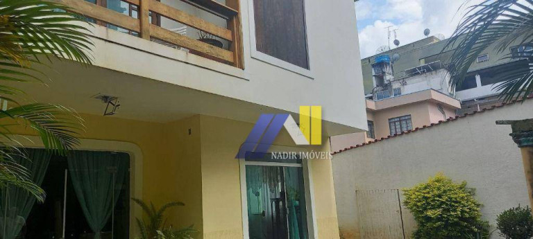 Imagem Casa com 4 Quartos à Venda, 404 m² em Centro - Pouso Alegre Imagem Casa com 4 Quartos à Venda, 404 m² em Centro - Pouso Alegre