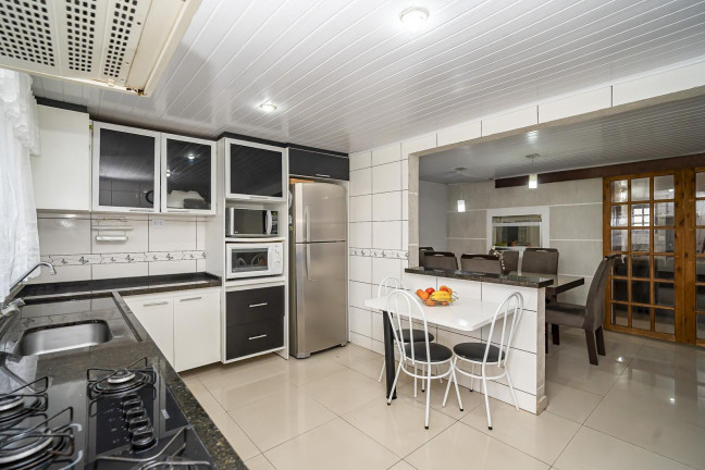 Imagem Casa com 3 Quartos à Venda, 179 m² em Santa Cândida - Curitiba Imagem Casa com 3 Quartos à Venda, 179 m² em Santa Cândida - Curitiba