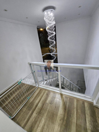 Imagem Casa com 3 Quartos à Venda, 330 m² em Barueri Imagem Casa com 3 Quartos à Venda, 330 m² em Barueri