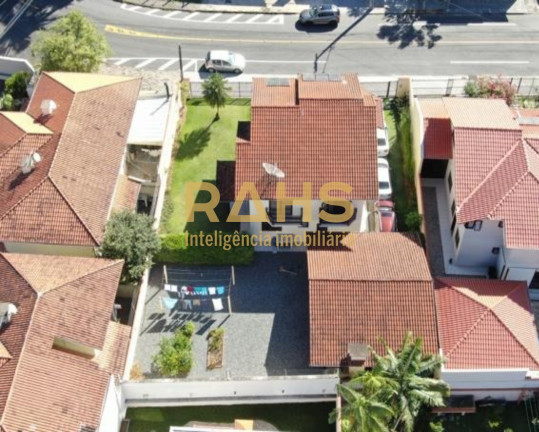 Imagem Casa com 4 Quartos à Venda, 261 m² em América - Joinville