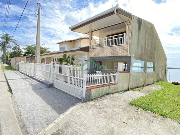Imagem Casa com 4 Quartos à Venda, 160 m² em Costeira - Balneário Barra Do Sul Imagem Casa com 4 Quartos à Venda, 160 m² em Costeira - Balneário Barra Do Sul