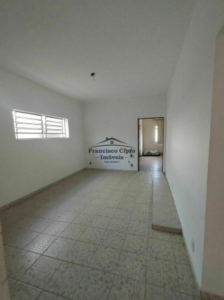 Imagem Casa com 3 Quartos à Venda, 210 m² em Vila Comendador Rodrigues Alves (pedregulho) - Guaratinguetá Imagem Casa com 3 Quartos à Venda, 210 m² em Vila Comendador Rodrigues Alves (pedregulho) - Guaratinguetá