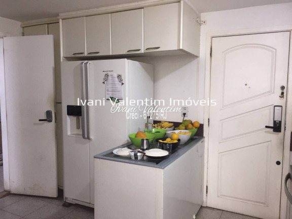 Imagem Apartamento com 4 Quartos à Venda, 220 m² em Barra Da Tijuca - Rio De Janeiro