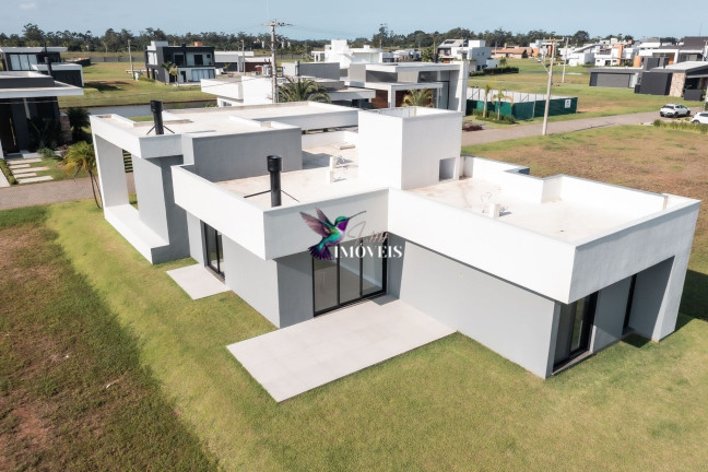 Imagem Casa com 3 Quartos à Venda, 190 m² em Centenário - Torres Imagem Casa com 3 Quartos à Venda, 190 m² em Centenário - Torres
