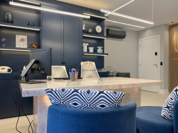 Sala Comercial à Venda, 40 m² em Cerqueira César - São Paulo