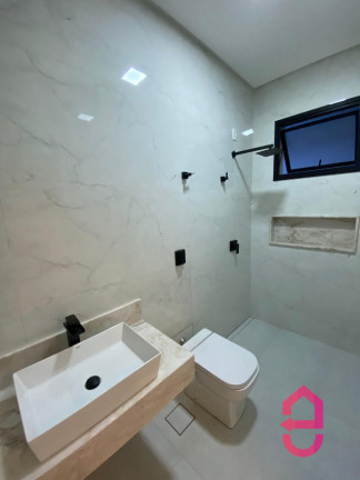 Imagem Sobrado com 5 Quartos à Venda, em Jardins Valência - Goiânia Imagem Sobrado com 5 Quartos à Venda, em Jardins Valência - Goiânia