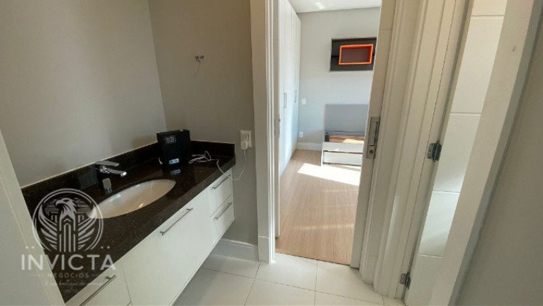 Imagem Apartamento com 3 Quartos à Venda, 139 m² em Centro - Balneário Camboriú Imagem Apartamento com 3 Quartos à Venda, 139 m² em Centro - Balneário Camboriú