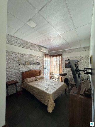 Imagem Casa com 3 Quartos à Venda, 400 m² Imagem Casa com 3 Quartos à Venda, 400 m²