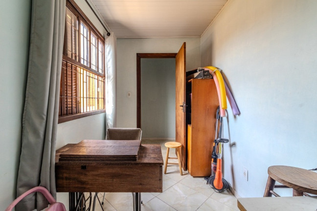 Imagem Casa com 5 Quartos à Venda, 270 m² em Sarandi - Porto Alegre Imagem Casa com 5 Quartos à Venda, 270 m² em Sarandi - Porto Alegre