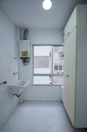 Imagem Imóvel com 2 Quartos à Venda, 79 m² em Lagoa - Rio De Janeiro Imagem Imóvel com 2 Quartos à Venda, 79 m² em Lagoa - Rio De Janeiro