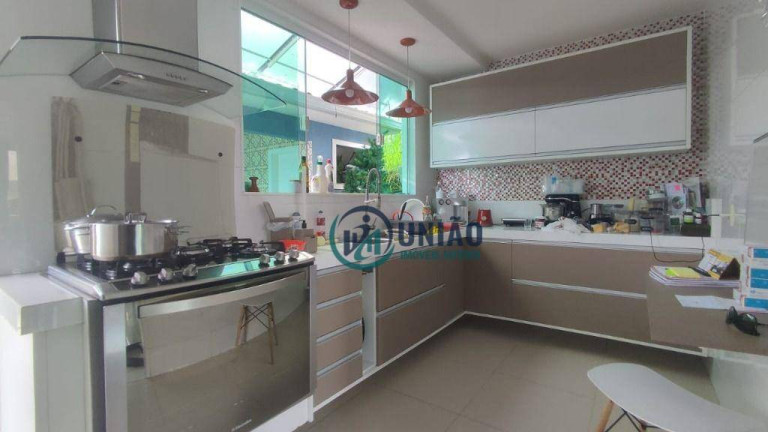 Imagem Casa com 3 Quartos à Venda, 240 m² em Arsenal - São Gonçalo Imagem Casa com 3 Quartos à Venda, 240 m² em Arsenal - São Gonçalo