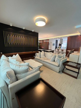 Imagem Casa com 4 Quartos à Venda, 1.052 m² em Alphaville - Santana De Parnaíba Imagem Casa com 4 Quartos à Venda, 1.052 m² em Alphaville - Santana De Parnaíba