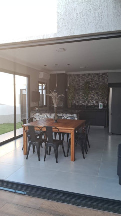 Imagem Casa com 3 Quartos à Venda, 350 m² em Taubaté Imagem Casa com 3 Quartos à Venda, 350 m² em Taubaté
