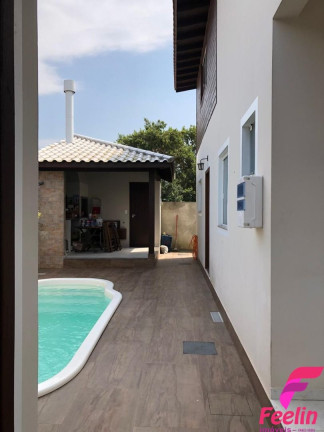 Imagem Casa com 3 Quartos à Venda, 200 m² em Campeche - Florianópolis Imagem Casa com 3 Quartos à Venda, 200 m² em Campeche - Florianópolis