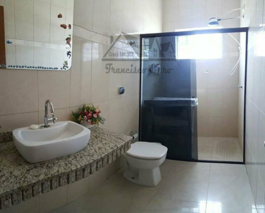 Imagem Sobrado com 3 Quartos à Venda, 219 m² em Vila Indiana - Guaratinguetá Imagem Sobrado com 3 Quartos à Venda, 219 m² em Vila Indiana - Guaratinguetá