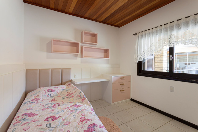 Imagem Casa com 4 Quartos à Venda, 335 m² em Paraíso - Torres Imagem Casa com 4 Quartos à Venda, 335 m² em Paraíso - Torres