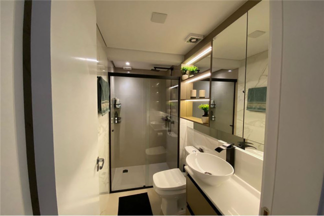 Imagem Imóvel com 2 Quartos à Venda, em Estados - Balneário Camboriú Imagem Imóvel com 2 Quartos à Venda, em Estados - Balneário Camboriú