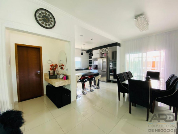 Imagem Casa com 3 Quartos à Venda, 250 m² em Parque Residencial Itapeti - Mogi Das Cruzes