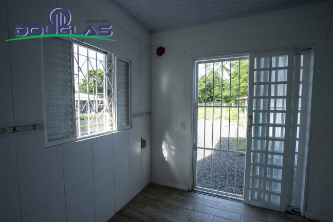 Imagem Casa com 2 Quartos à Venda, 2.000 m² em Viamão Imagem Casa com 2 Quartos à Venda, 2.000 m² em Viamão