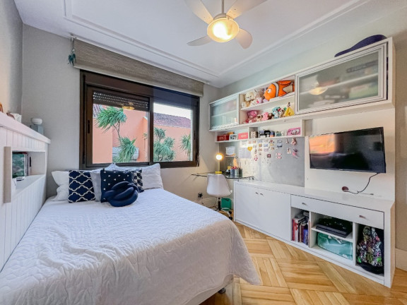 Imagem Apartamento com 3 Quartos à Venda, 243 m² em Rio Branco - Porto Alegre Imagem Apartamento com 3 Quartos à Venda, 243 m² em Rio Branco - Porto Alegre