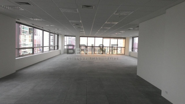 Imóvel Comercial para Alugar, 271 m² em Cidade Monções - São Paulo