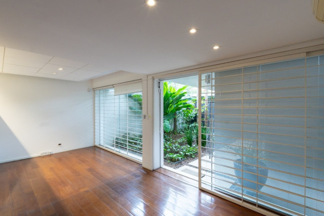 Imagem Casa com 3 Quartos à Venda, 216 m² em Jardim Paulistano - São Paulo Imagem Casa com 3 Quartos à Venda, 216 m² em Jardim Paulistano - São Paulo