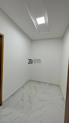 Imagem Casa com 3 Quartos à Venda, em Mossoró Imagem Casa com 3 Quartos à Venda, em Mossoró