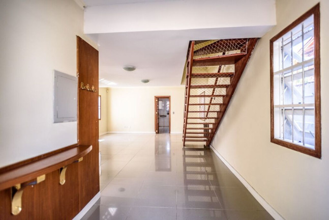 Imagem Casa com 4 Quartos à Venda, 225 m² em Tristeza - Porto Alegre Imagem Casa com 4 Quartos à Venda, 225 m² em Tristeza - Porto Alegre
