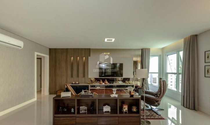 Imagem Apartamento com 4 Quartos à Venda, 180 m² em Centro - Balneário Camboriú