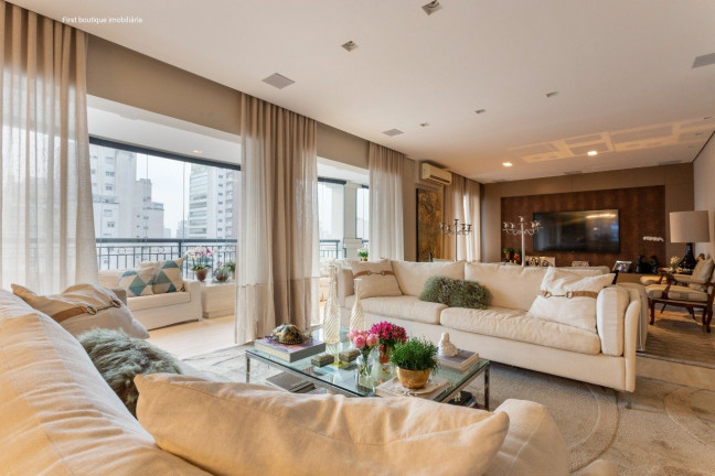 Imagem Apartamento com 4 Quartos à Venda,  em Vila Uberabinha - São Paulo